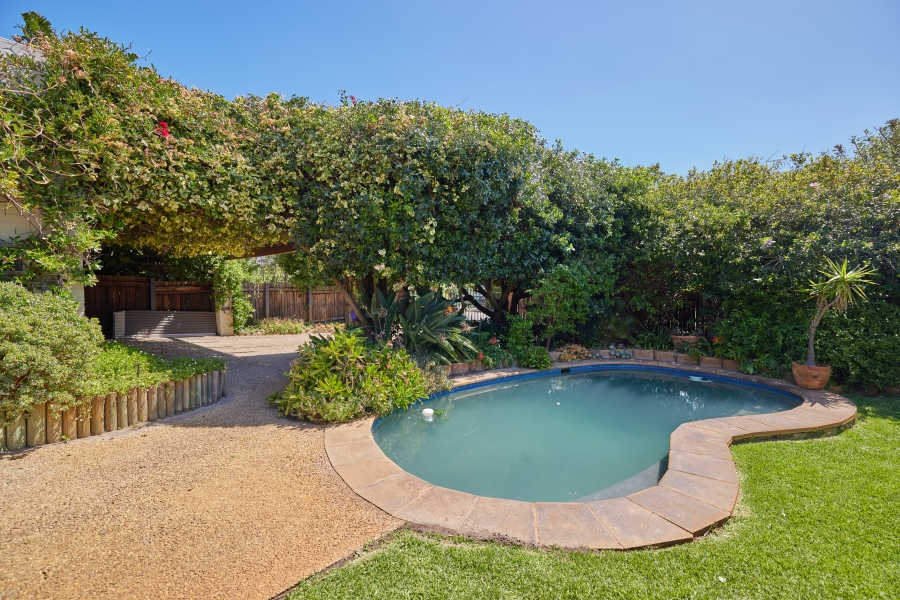 4 Bedroom Property for Sale in Milkwood Park Western Cape